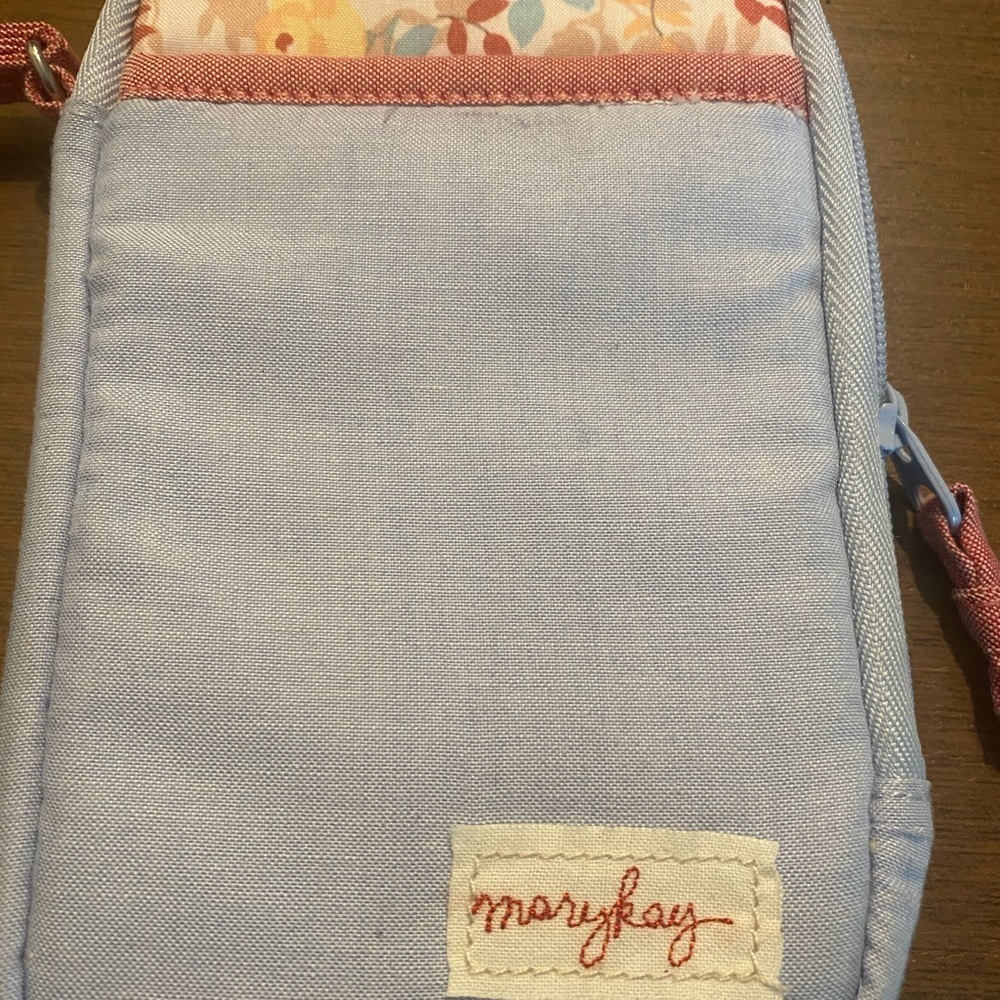Vintage Mary Kay wristlet floral like new 6x4x1